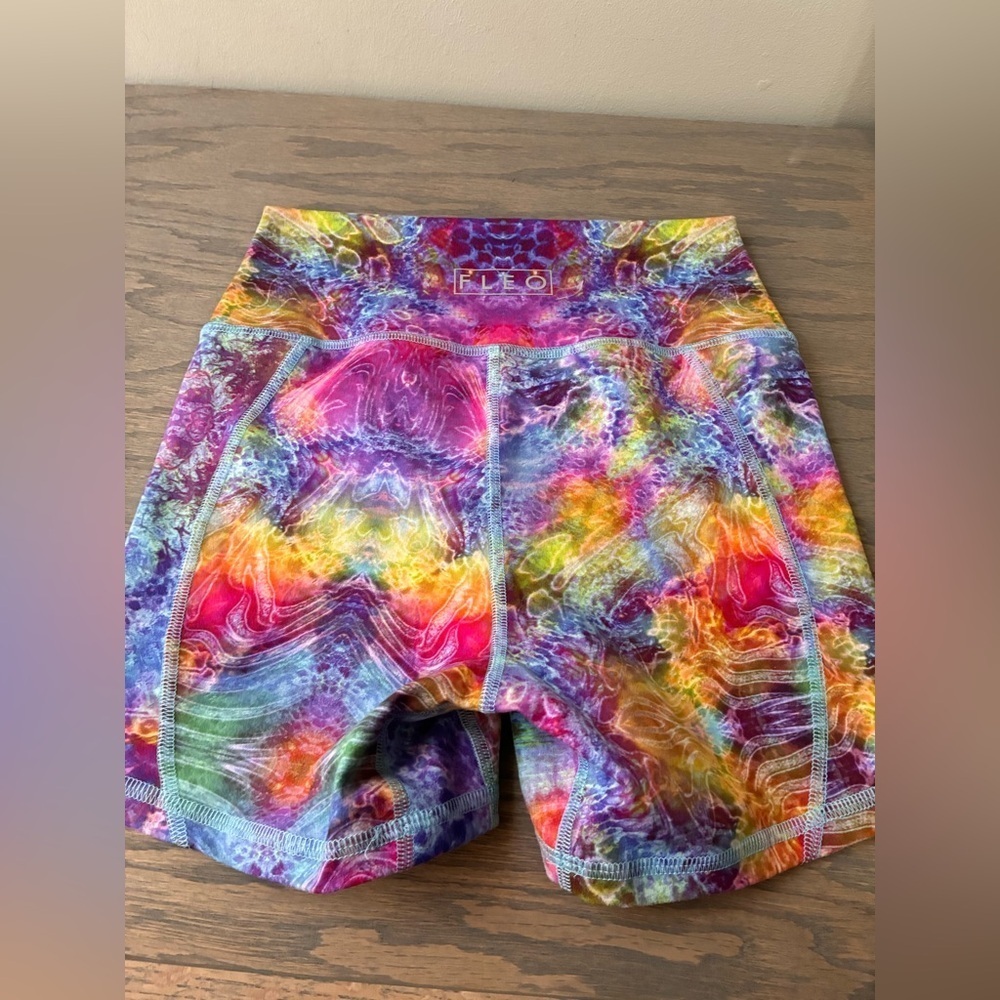 Fleo Colorful Women's Shorts high rise size small - Picture 6 of 9
